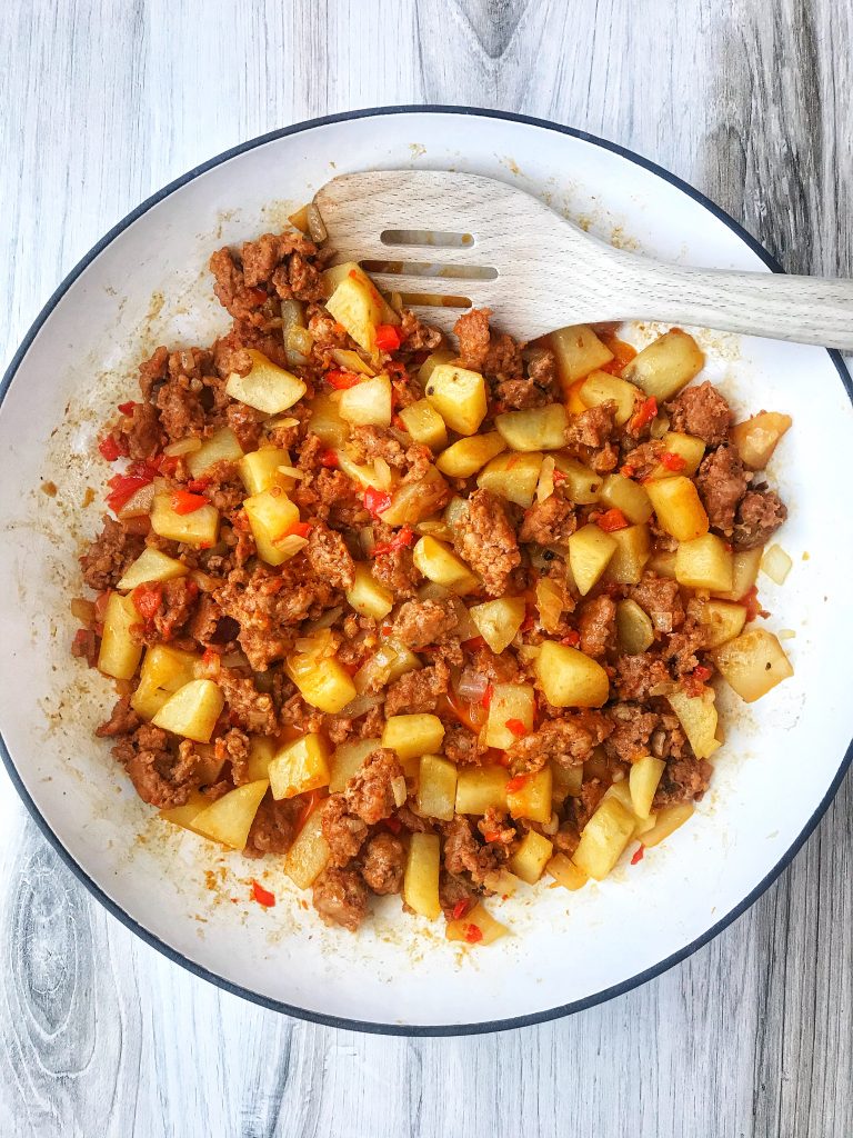 Chorizo con papas. Chorizo with potatoes.